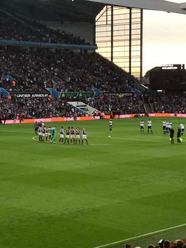 Doug Ellis Stand - Block M2, vilket ger en fantastisk vy över hela arenan.