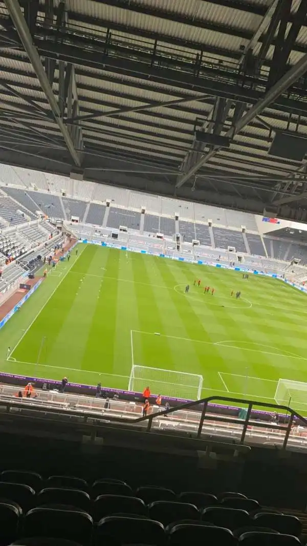 Gallowgate End - Sektion V, ett annat populärt område för Newcastles passionerade supportrar.
