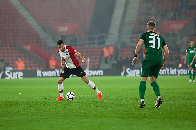 Hur lång är väntelistan för ett Southampton säsongskort? background image